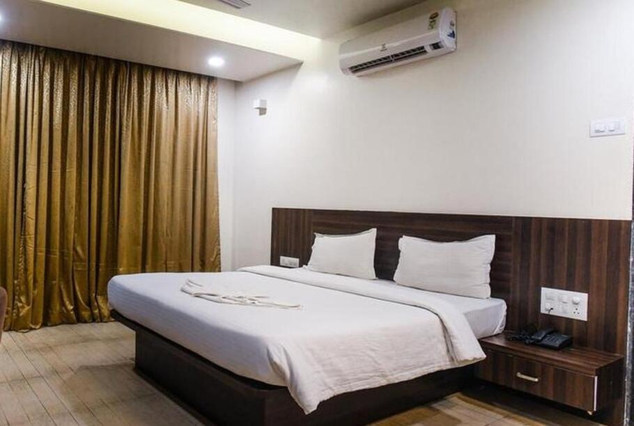 Hotel Manasi Inn Satara Exterior photo