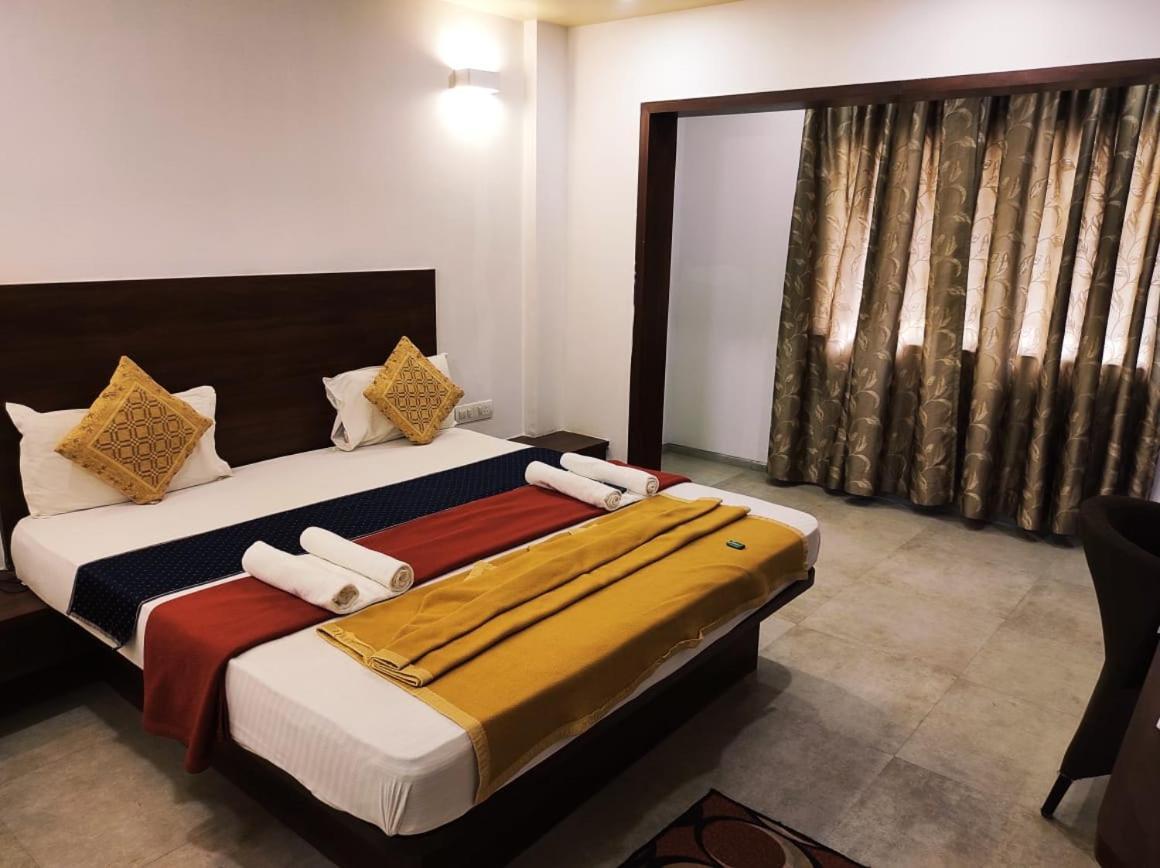 Hotel Manasi Inn Satara Exterior photo