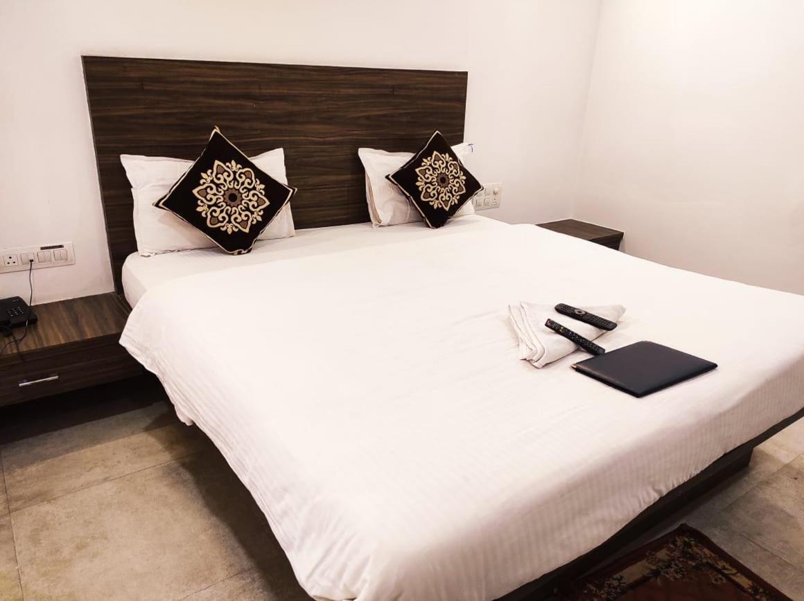 Hotel Manasi Inn Satara Exterior photo