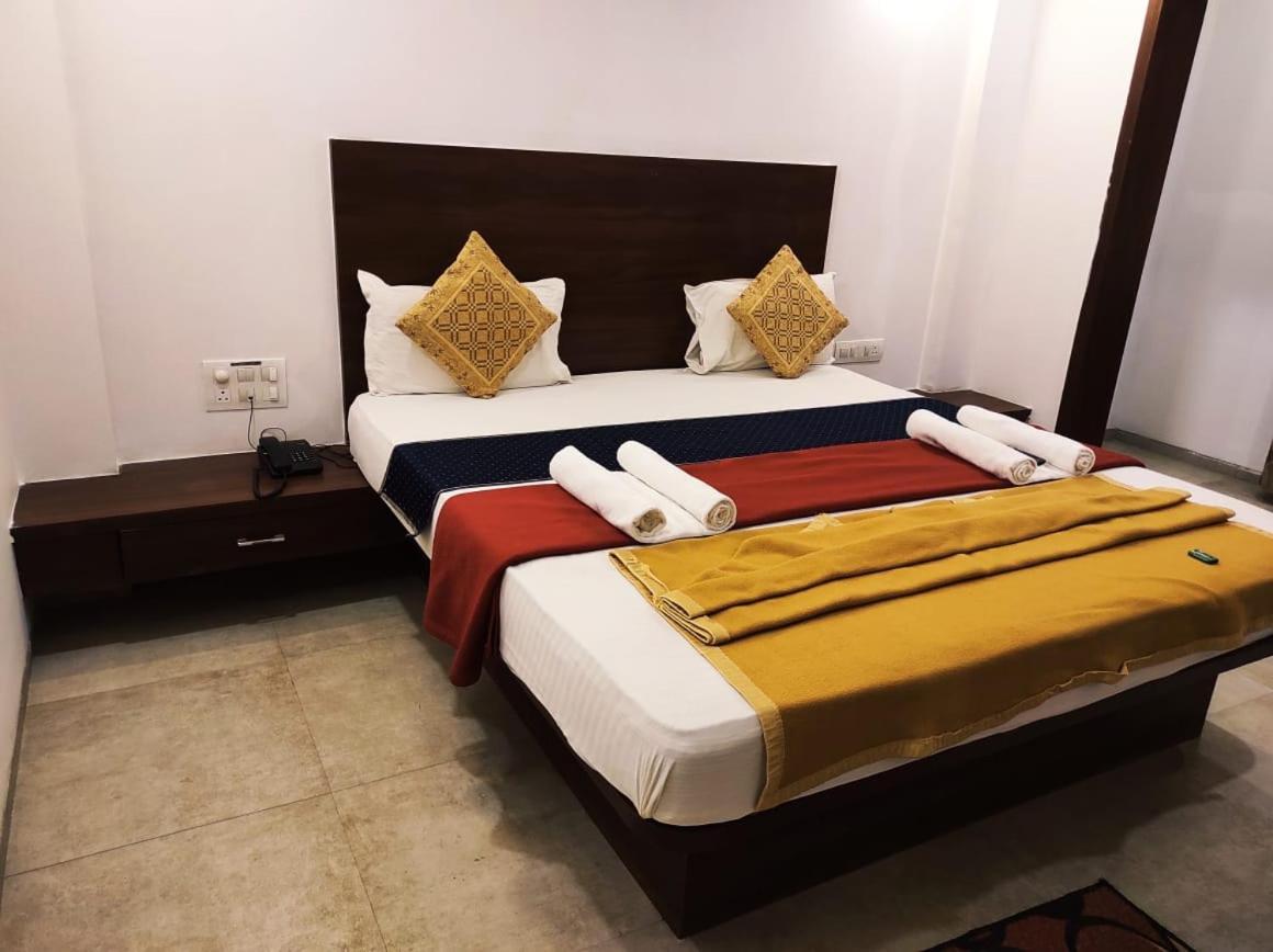Hotel Manasi Inn Satara Exterior photo